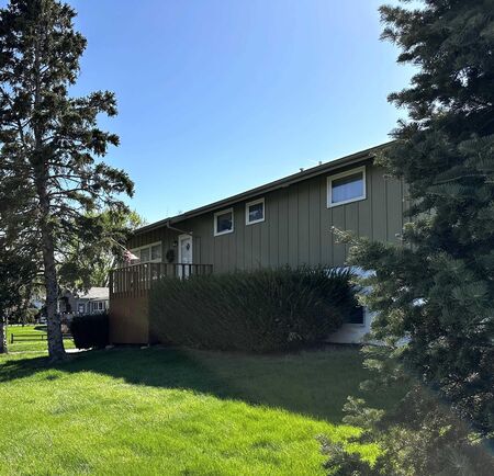 604 Frankfort Avenue NE, Orange City, IA 51041