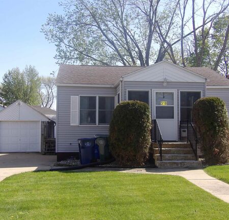 318 5th Street NE, Orange City, IA 51041