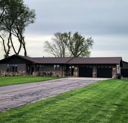 2321 Park St., Sheldon, IA 51201