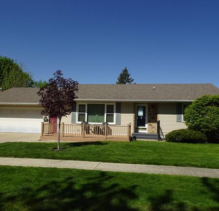 125 N 6th Avenue, Sheldon, IA 51201