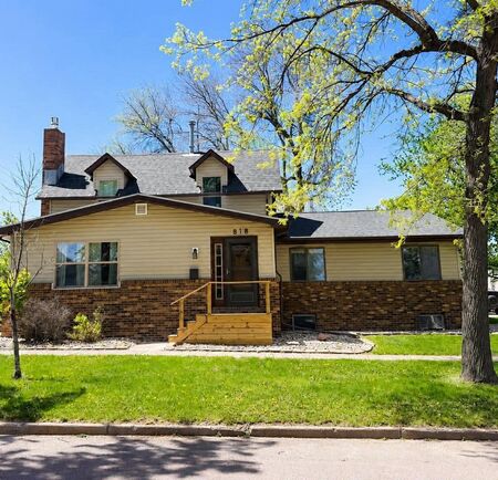 818 & 814 5th Avenue, Sheldon, IA 51201