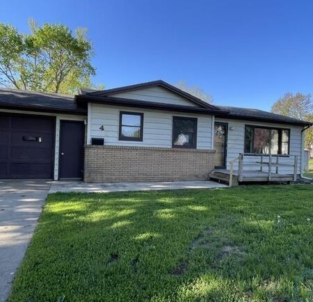 45 SE 7TH ST, Sioux Center, IA 51250