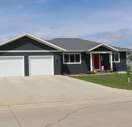 1522 Lincoln Pl SE, Orange City, IA 51041