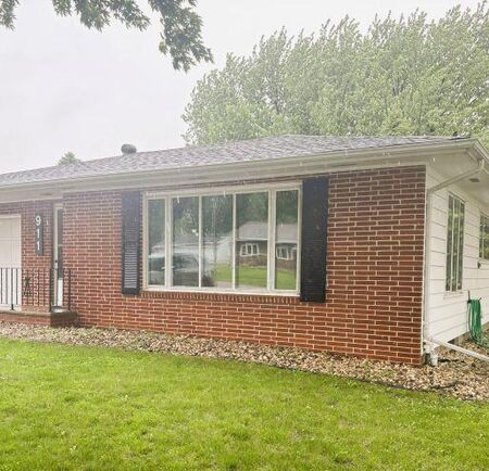 911 Lincoln Street, Boyden, IA 51234