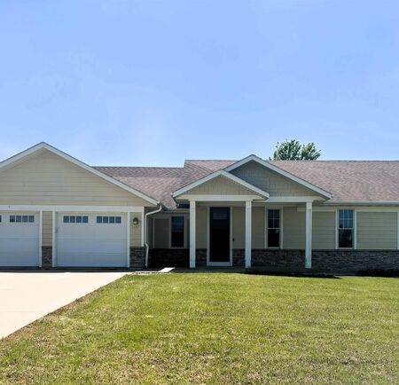 1521 Sunrise Trail, Sioux Center, IA 51250