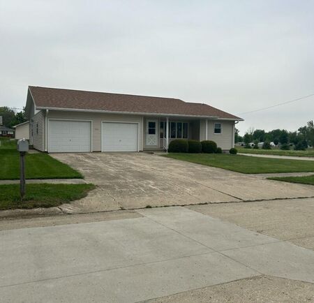 245 North 8th Avenue, Sheldon, IA 51201