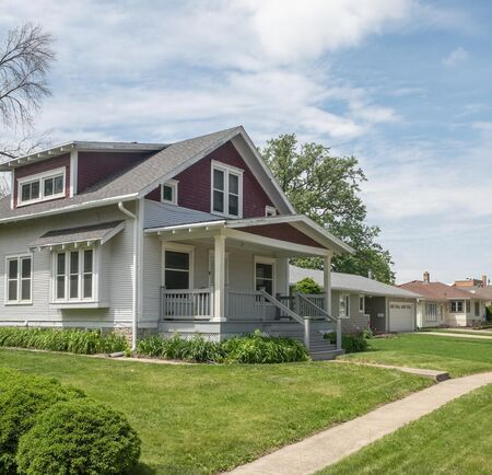 314 ALBANY AVE SE, Orange City, IA 51041