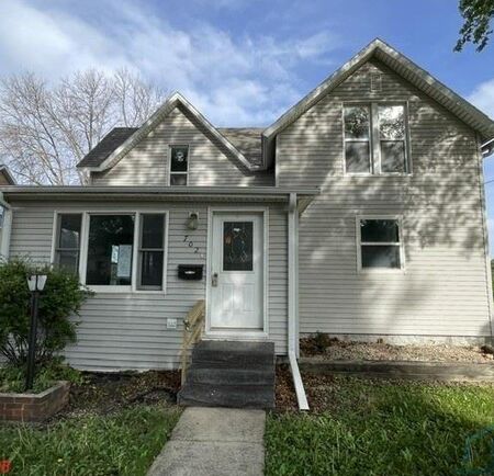702 4TH AVE, Sheldon, IA 51201