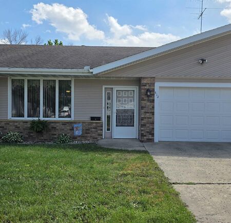 612 11th St, Sheldon, IA 51201
