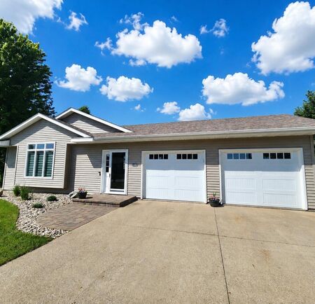 1165 6th Ave. Circle NE, Sioux Center, IA 51250