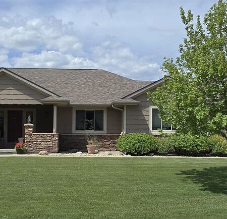 506 E 3rd St, Sanborn, IA 51248