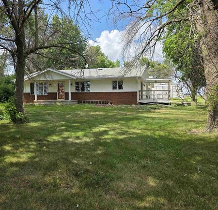 5280 320th St, Sheldon, IA 51201