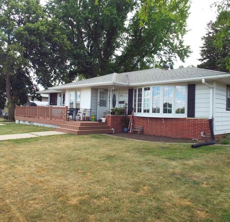 154 1st Ave., Ashton, IA 51232