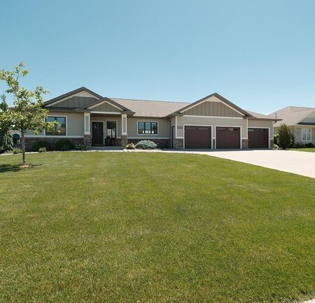 1380 8th Avenue SE, Sioux Center, IA 51250