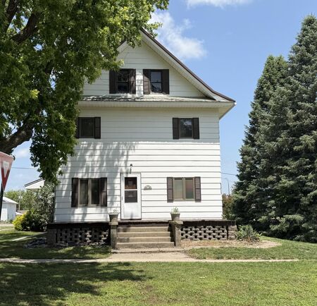 118 W Third St, Sutherland, IA 51058
