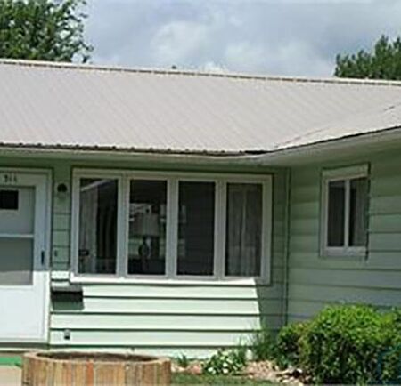 311 2nd St NE, Orange City, IA 51041
