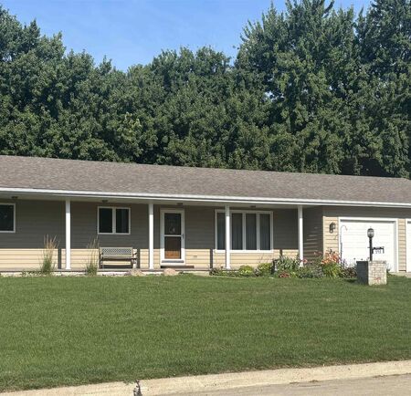 543 11th Ave NE, Sioux Center, IA 51250