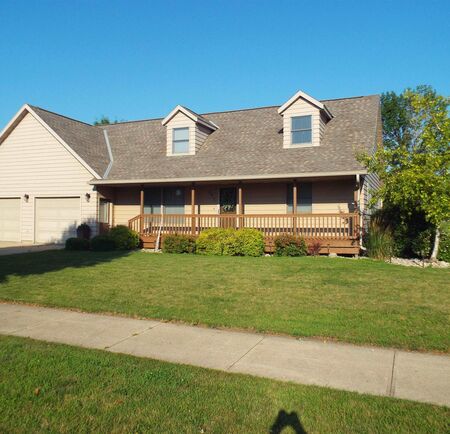 557 Golf View Drive, Sibley, IA 51249