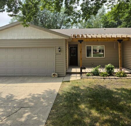 2212 E 6th St, Sheldon, IA 51201