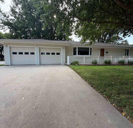 1010 Colfax Street, Boyden, IA 51234
