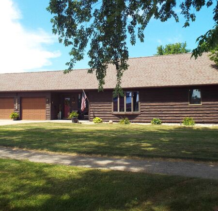 920 1st Street NE, Sibley, IA 51249
