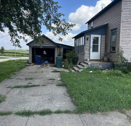 907 7th Ave, Alton, IA 51003