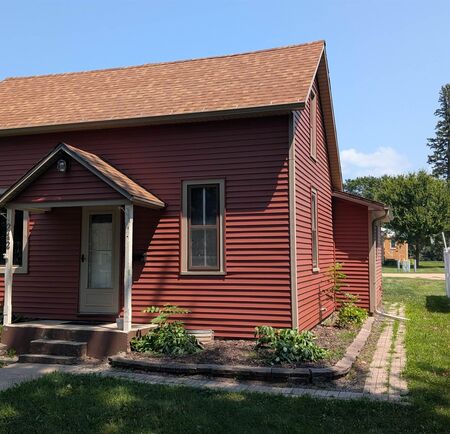 242 2ND AVE NE, Sioux Center, IA 51250