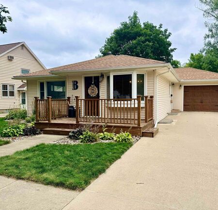 315 2ND ST NW, Orange City, IA 51041