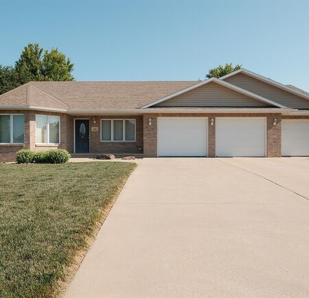 426 14th Street SE, Sioux Center, IA 51250