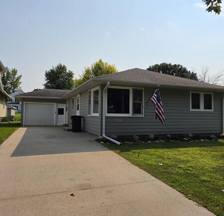 1018 10th Street, Sheldon, IA 51201