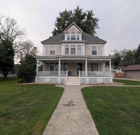 628 6th Ave, Sheldon, IA 51201