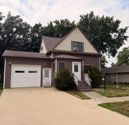 204 Fir St, Hospers, IA 51238