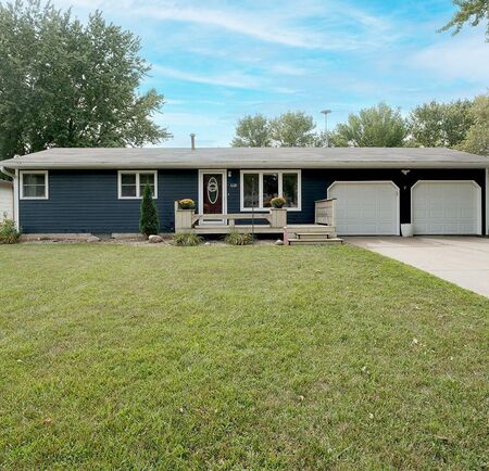 110 Louisiana Ave SW, Orange City, IA 51041