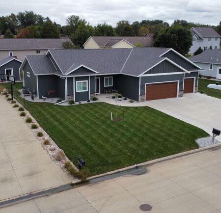 301 LOUISIANA AVE NW, Orange City, IA 51041
