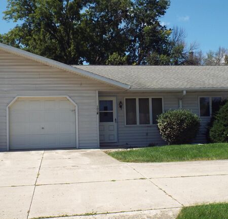 1018 5th Avenue #2, Sheldon, IA 51201