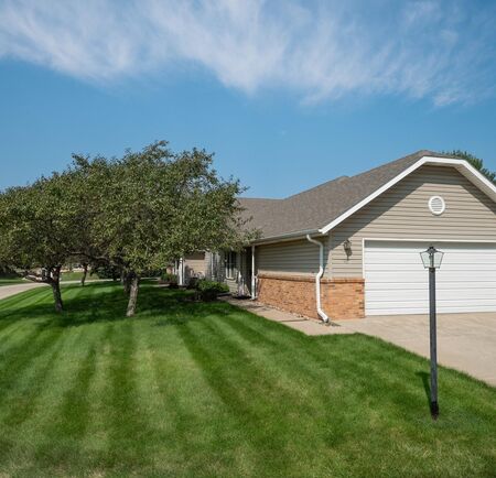 708 2ND ST SE #101, Orange City, IA 51041