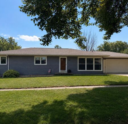 209 Georgia Ave SW, Orange City, IA 51041
