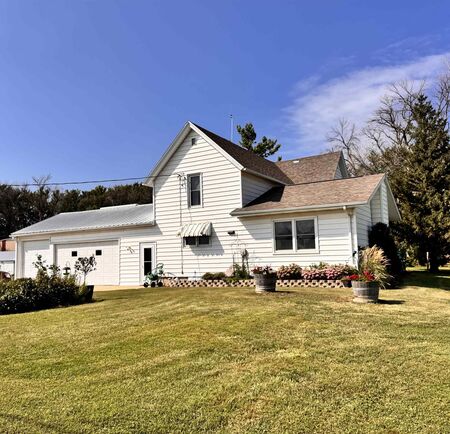 2881 Silver Ave, Sanborn, IA 51248
