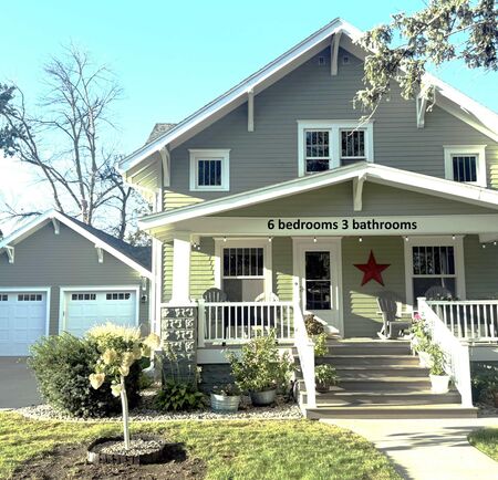 317 4th St NE, Orange City, IA 51041