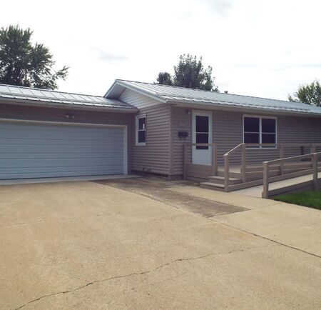 933 8th Street, Sibley, IA 51249