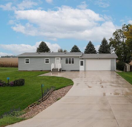 3128 370th Street, Sioux Center, IA 51250