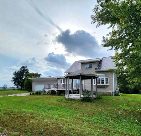 3855 320th St., Boyden, IA 51234