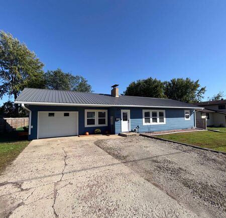 1509 S 3rd Avenue, Sheldon, IA 51201