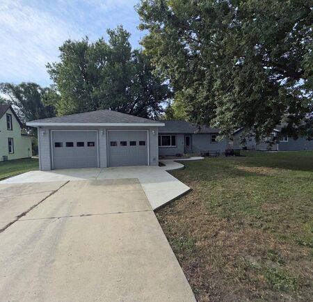 1816 E 9th Street, Sheldon, IA 51201