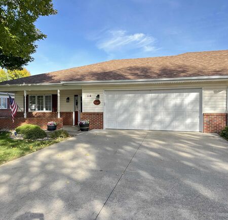 710 2nd Street SE #114, Orange City, IA 51041