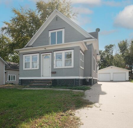 251 9th Street SE, Sioux Center, IA 51250
