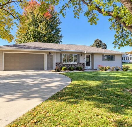 18 19th Street SE, Sioux Center, IA 51250