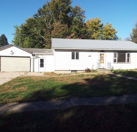 115 2nd Ave., Little Rock, IA 51243