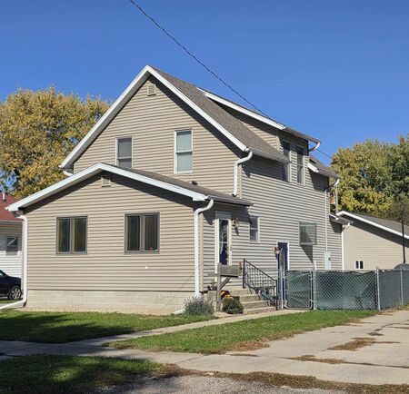 917 8TH ST, Sheldon, IA 51201